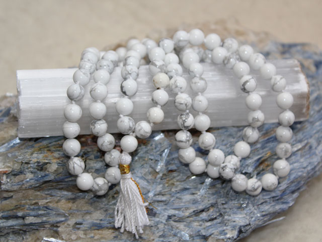 Howlite Mala